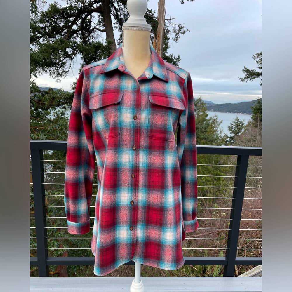 Women’s Pendleton Wool Board Shirt, size medium